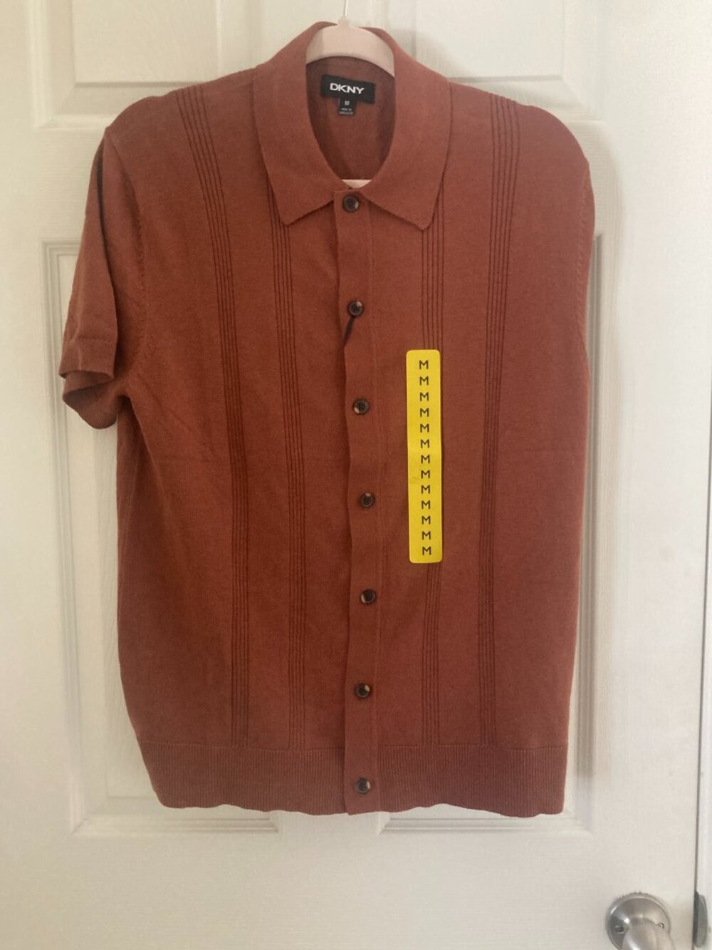 DKNY NWT Men’s Rust Brown Short Sleeve Button-Front Knit Polo Shirt Size M